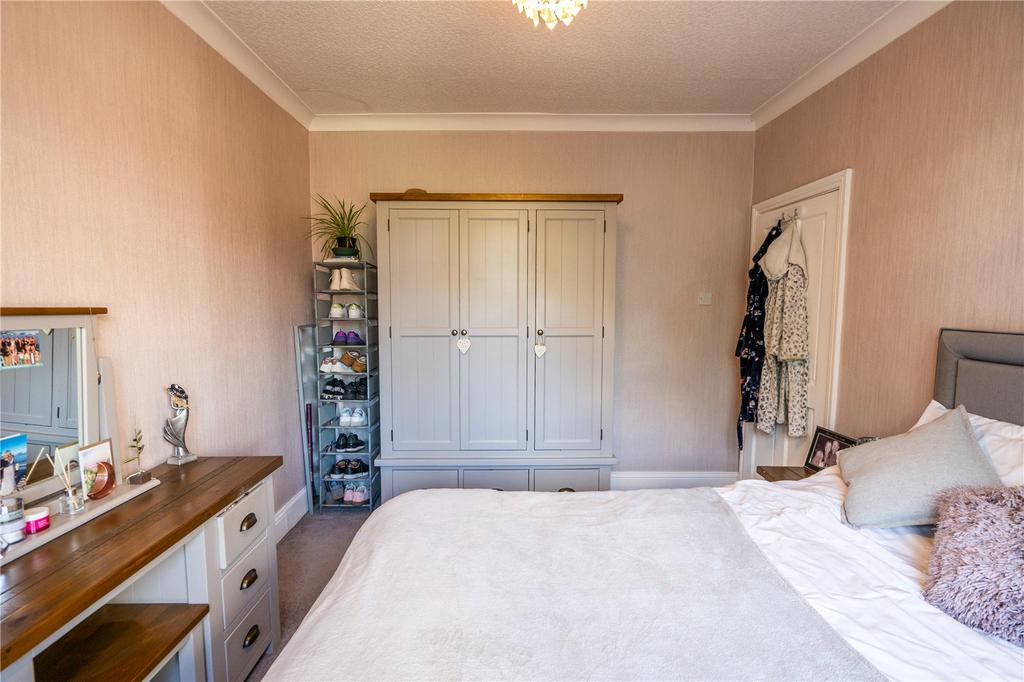 Bedroom 1 (2)