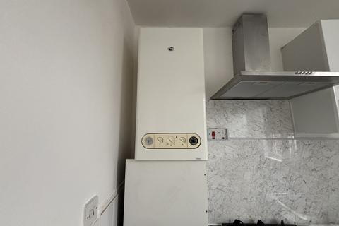undefined, 2, Liverpool L21