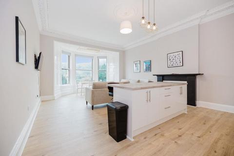 4 bedroom flat to rent, 9039L Princes Street, Edinburgh, EH2 2ER