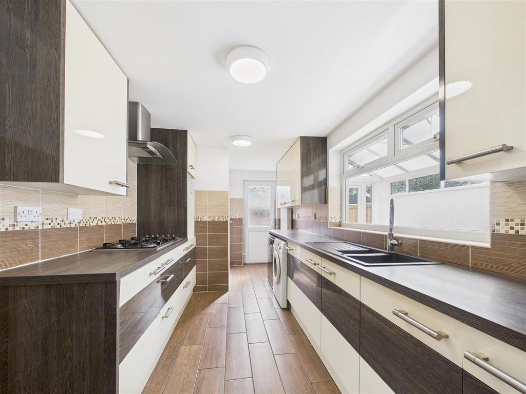 CAM05451 G0-PR0051-STILL017.jpg