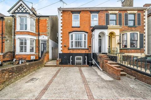 5 bedroom terraced house for sale, Gillingham Road, Gillingham, Kent, ME7