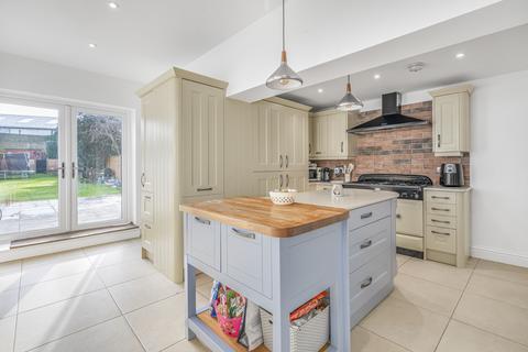 5 bedroom terraced house for sale, Gillingham Road, Gillingham, Kent, ME7