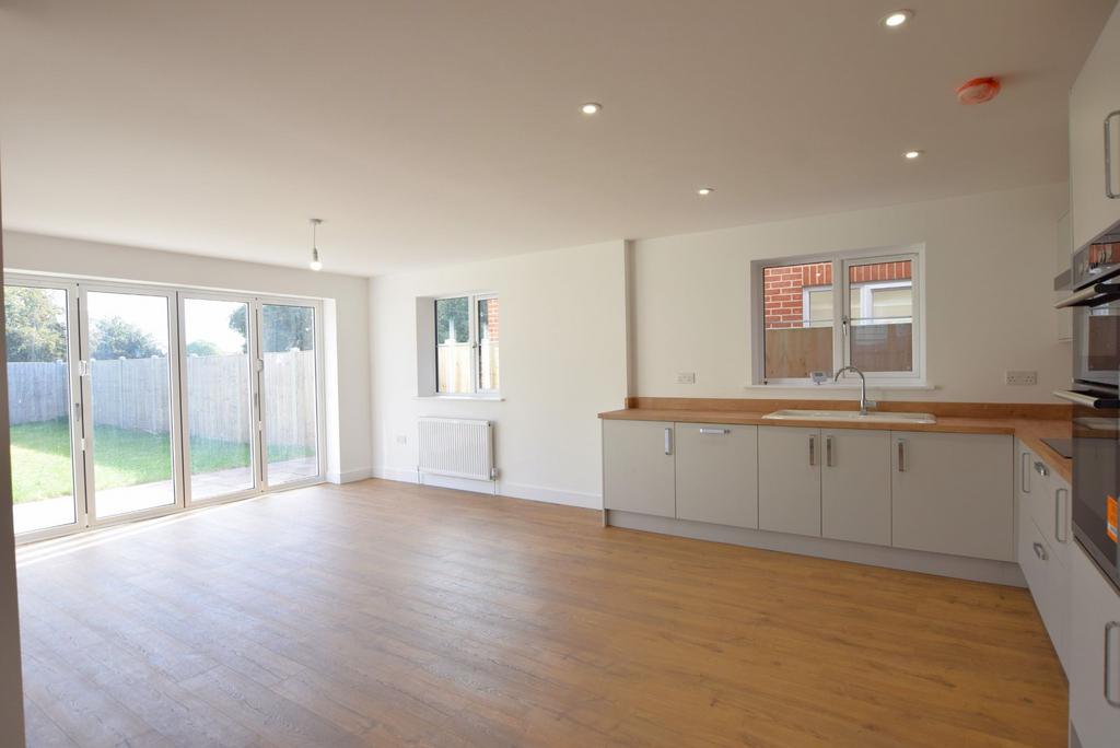 Kitchen / diner / family room