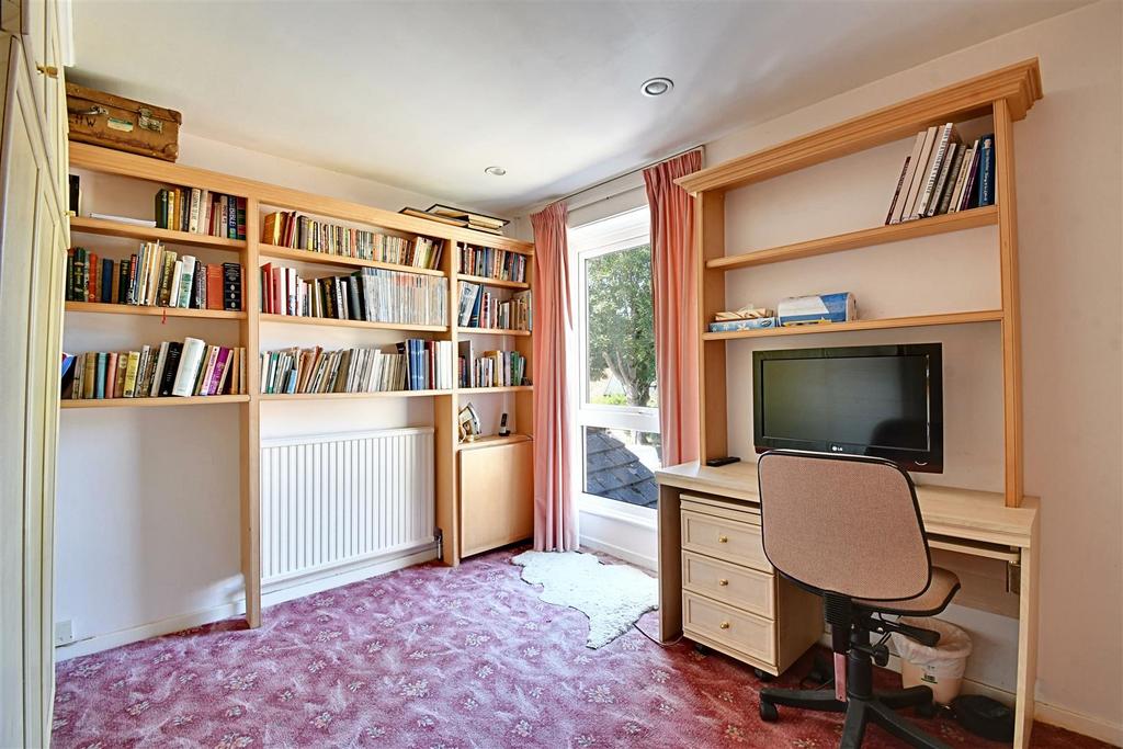 Bedroom 1 2.jpg