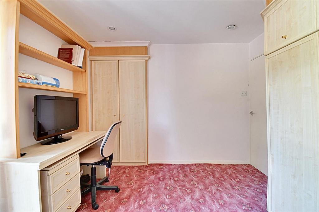 Bedroom 1 5.jpg