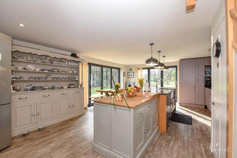 4 bedroom detached house for sale, Newnham Road, Ryde
