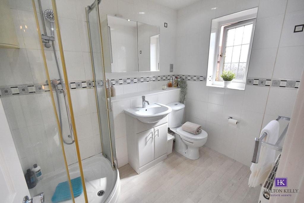 En suite to master bedroom