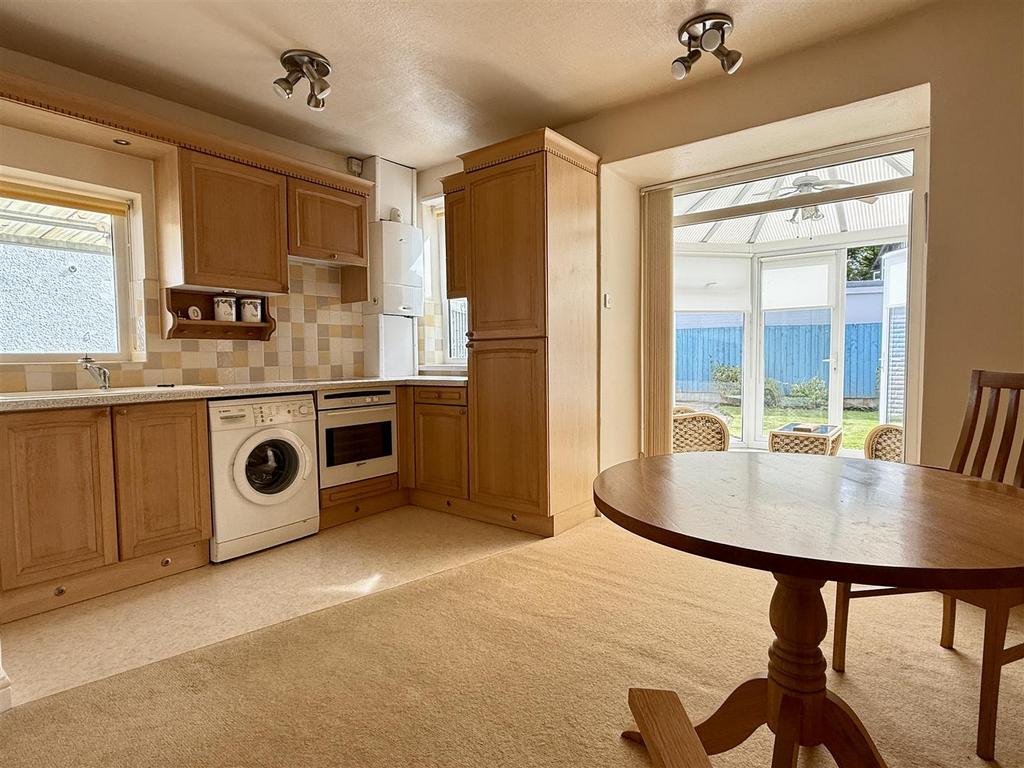 Dining kitchen