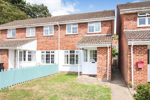 3 bedroom end of terrace house for sale, Samber Close, Lymington, Hampshire, SO41