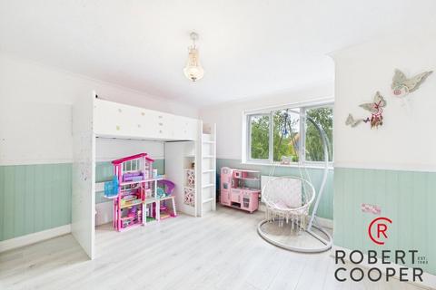 3 bedroom terraced house for sale, Owen Close, Northolt, UB5