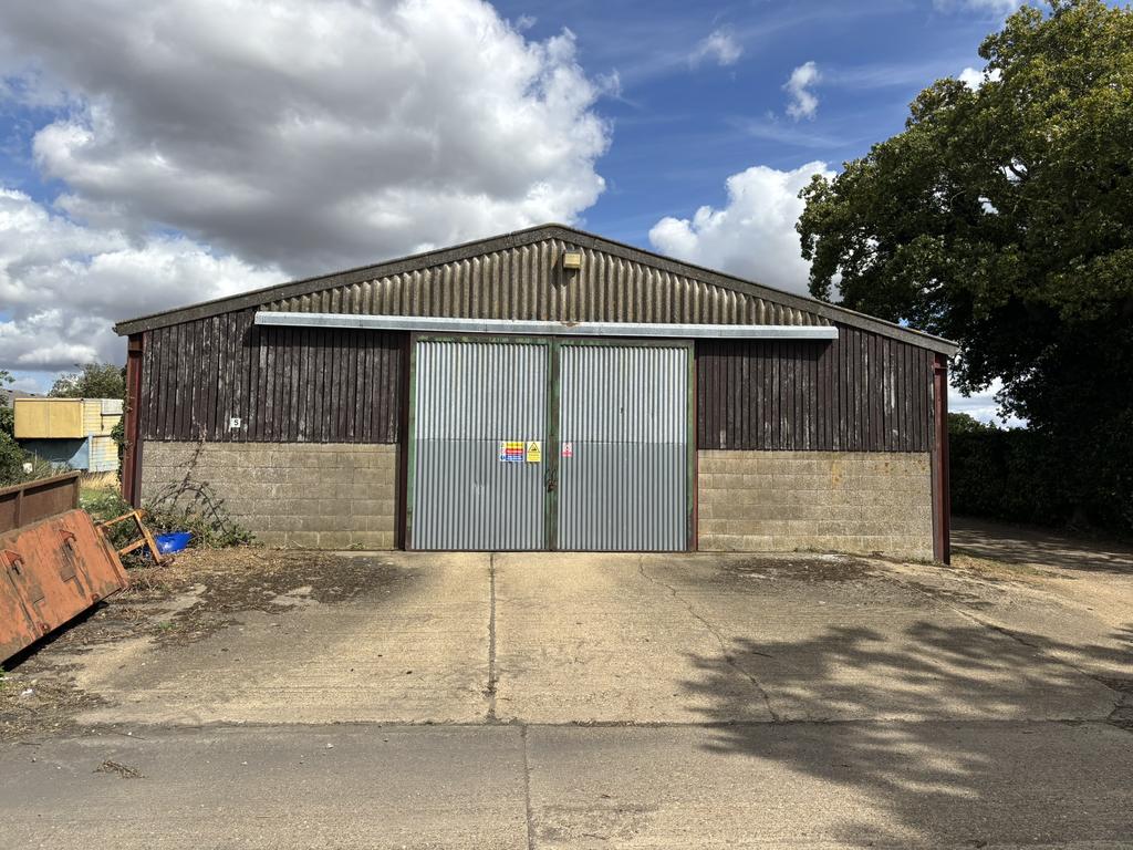 Unit 2: 9,680sqft ex-poultry building