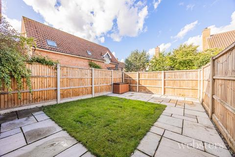 3 bedroom semi-detached house for sale, Bromedale Avenue, Norwich NR14