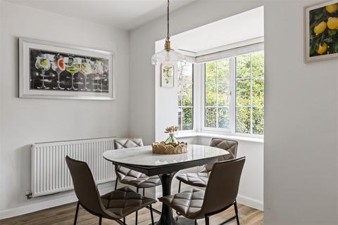 undefined, Sandcross Lane, Reigate