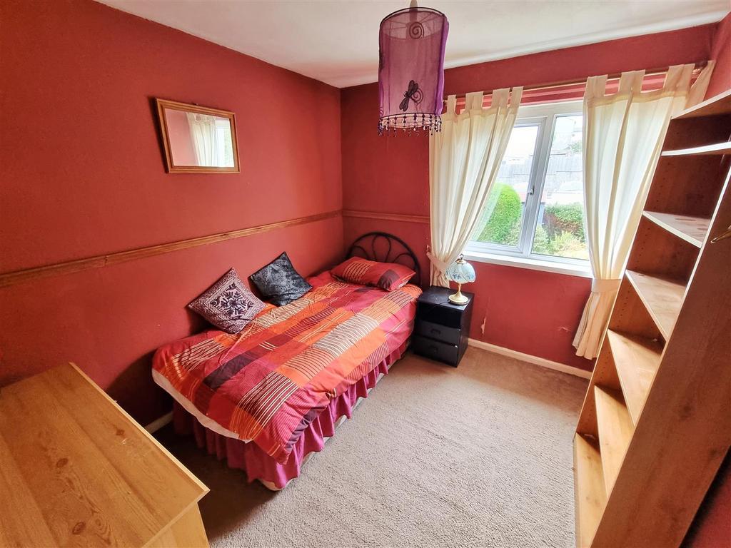 Bed 3.jpg