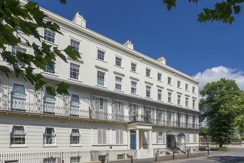 Newbold House, 23 Newbold Terrace, Leamington Spa Warwickshire CV32 4EG