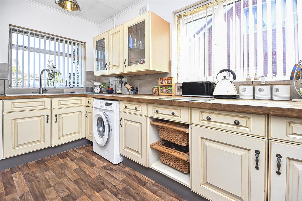 24 Wensley Road Kitchen (2).jpg