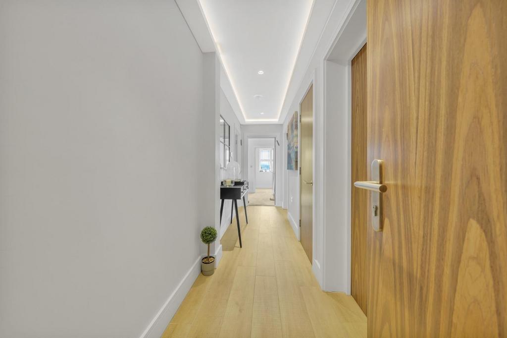Hallway.jpg