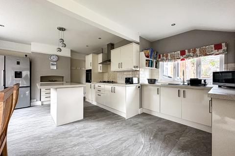 4 bedroom detached bungalow for sale, Bathpool, Taunton - NO CHAIN!