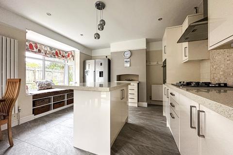 4 bedroom detached bungalow for sale, Bathpool, Taunton - NO CHAIN!