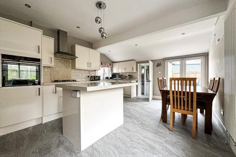 4 bedroom detached bungalow for sale, Bathpool, Taunton - NO CHAIN!