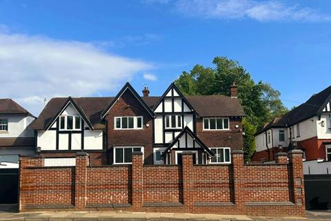 6 bedroom detached house to rent, Sheepfoot Lane, Prestwich, M25