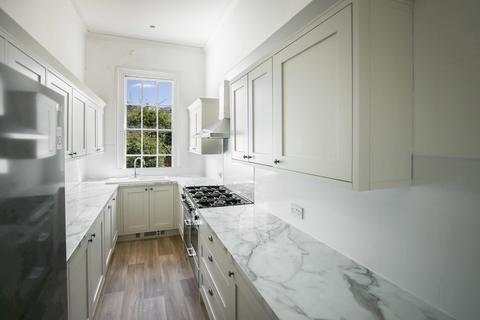 5 bedroom townhouse to rent, Pittville Lawn, Cheltenham, GL52
