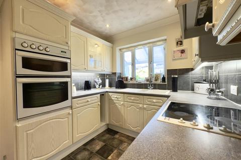 4 bedroom detached house for sale, Weggs Farm Road, Duston NN5