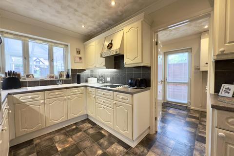 4 bedroom detached house for sale, Weggs Farm Road, Duston NN5
