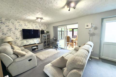 8 Brough Close, Northampton, NN5 6YD