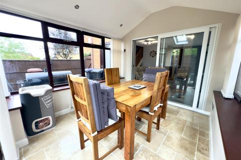 8 Brough Close, Northampton, NN5 6YD