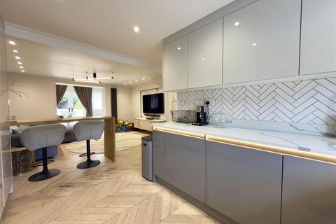 4 bedroom detached house for sale, Limoges Court, Duston NN5