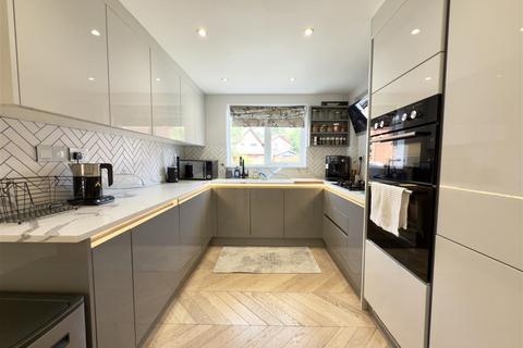 4 bedroom detached house for sale, Limoges Court, Duston NN5