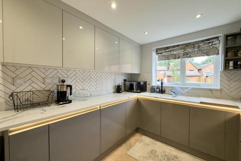 4 bedroom detached house for sale, Limoges Court, Duston NN5