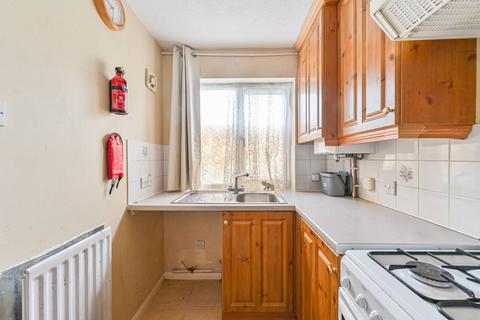 15 Greenside Close, London, SE6 1HG