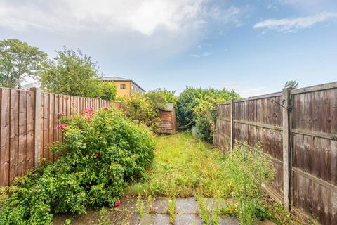 15 Greenside Close, London, SE6 1HG