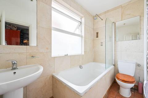 2 bedroom flat for sale, Holloway Road, Archway, London, N19