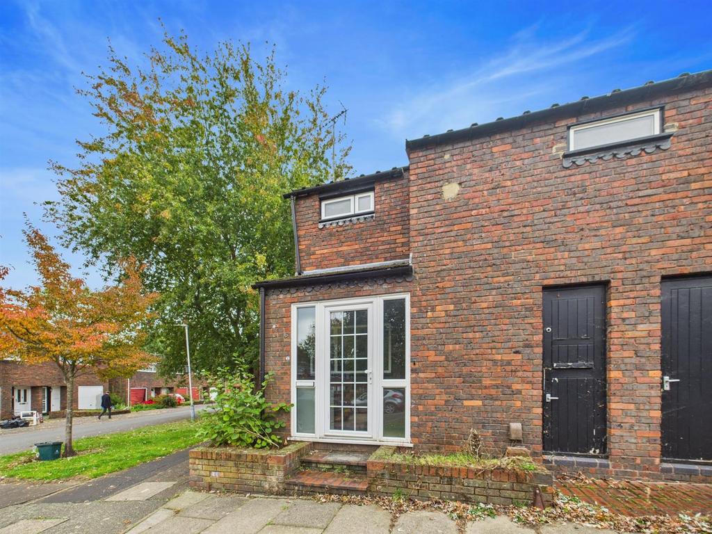 CAM05080 G0-PR0202-STILL016.jpg