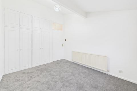 2 bedroom terraced house to rent, Brickett Close, Ruislip HA4