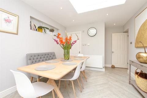 4 bedroom detached house for sale, Hallsland Way, Oxted, Surrey