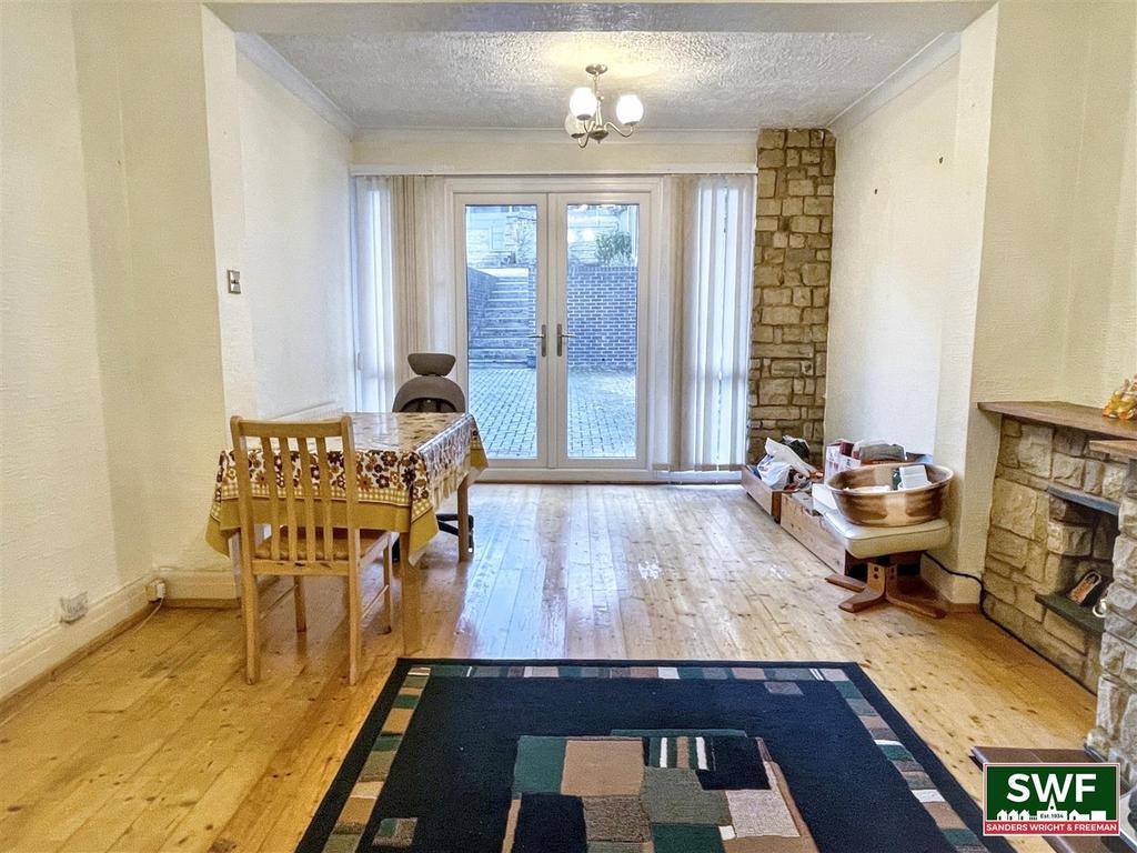 Living room1.jpg