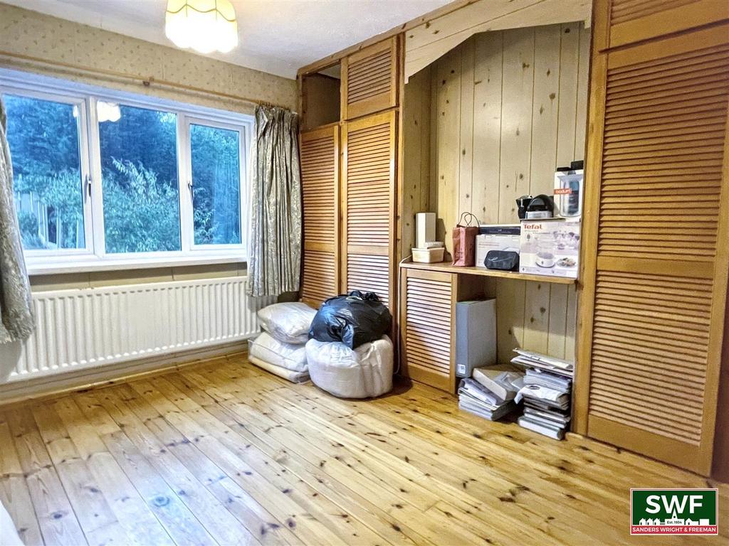Bedroom1.jpg