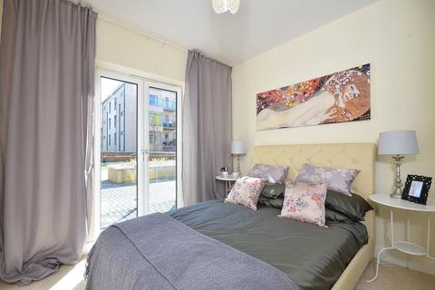 undefined, Blagrove Road, Teddington, TW11