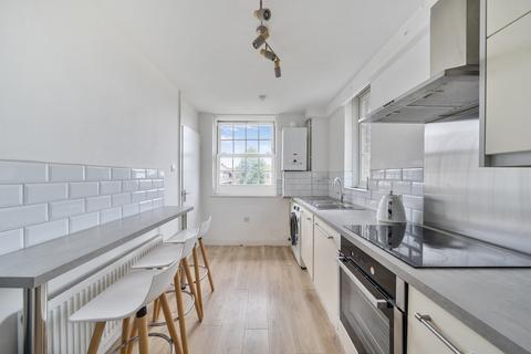 3 bedroom apartment for sale, Emlyn Gardens, London