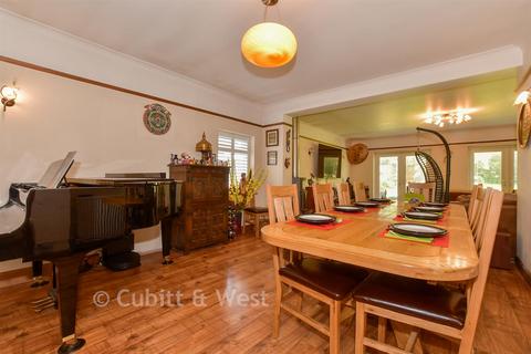 5 bedroom detached house for sale, Parsonage Road, Horsham, West Sussex