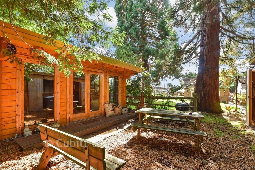 Workshop/Outbuildings