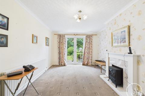 2 bedroom semi-detached bungalow for sale, Lulworth Avenue, Leeds