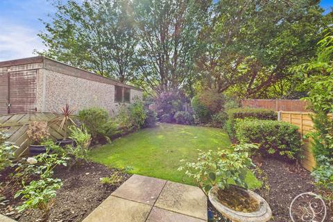 2 bedroom semi-detached bungalow for sale, Lulworth Avenue, Leeds