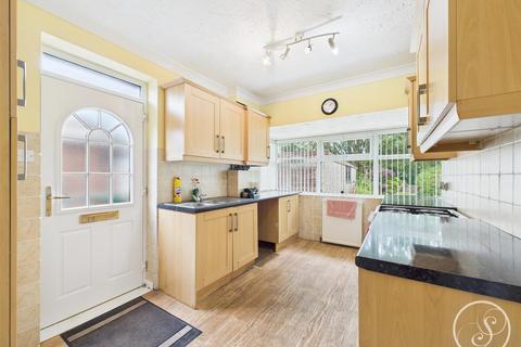 2 bedroom semi-detached bungalow for sale, Lulworth Avenue, Leeds