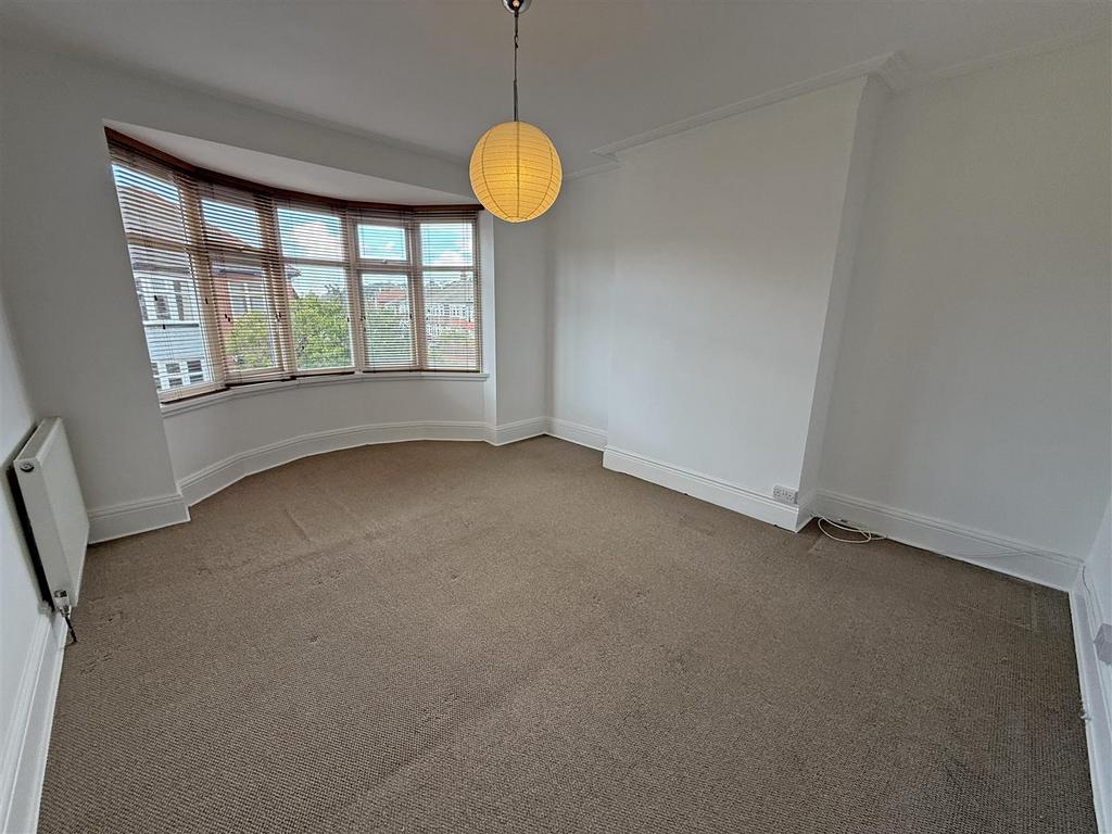 Bedroom 1.jpg