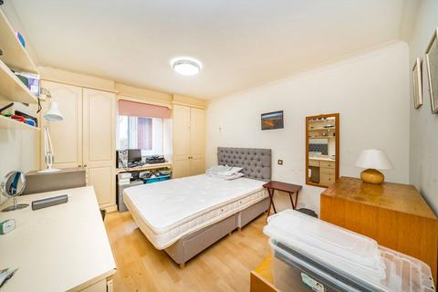 undefined, Hendon Lane, London N3